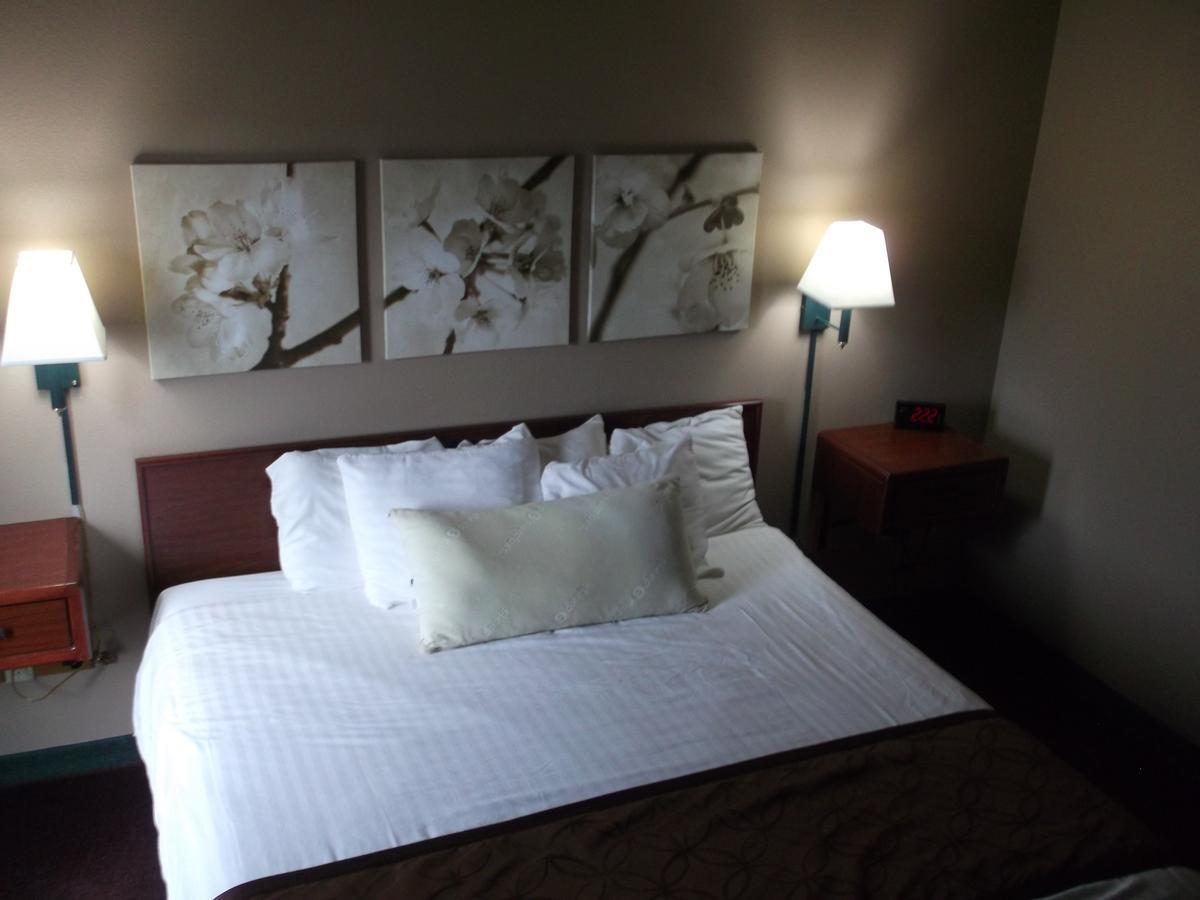 De Smet Super Deluxe Inn & Suites Esterno foto